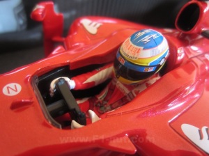 Hotwheels Alonso Ferrari F10 1:18
