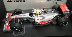 Minichamps McLaren MP4-24 Hamilton 1:18
