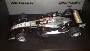 Minichamps McLaren MP4-20 Raikkonen 1:18