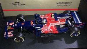 Minichamps Toro Rosso STR3 Vettel 1:18