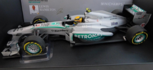 Minichamps Mercedes W04 Hamilton 1:18
