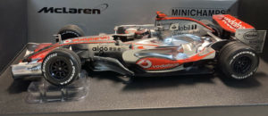 Minichamps McLaren MP4-22 Alonso 2007 showcar 1:18-2
